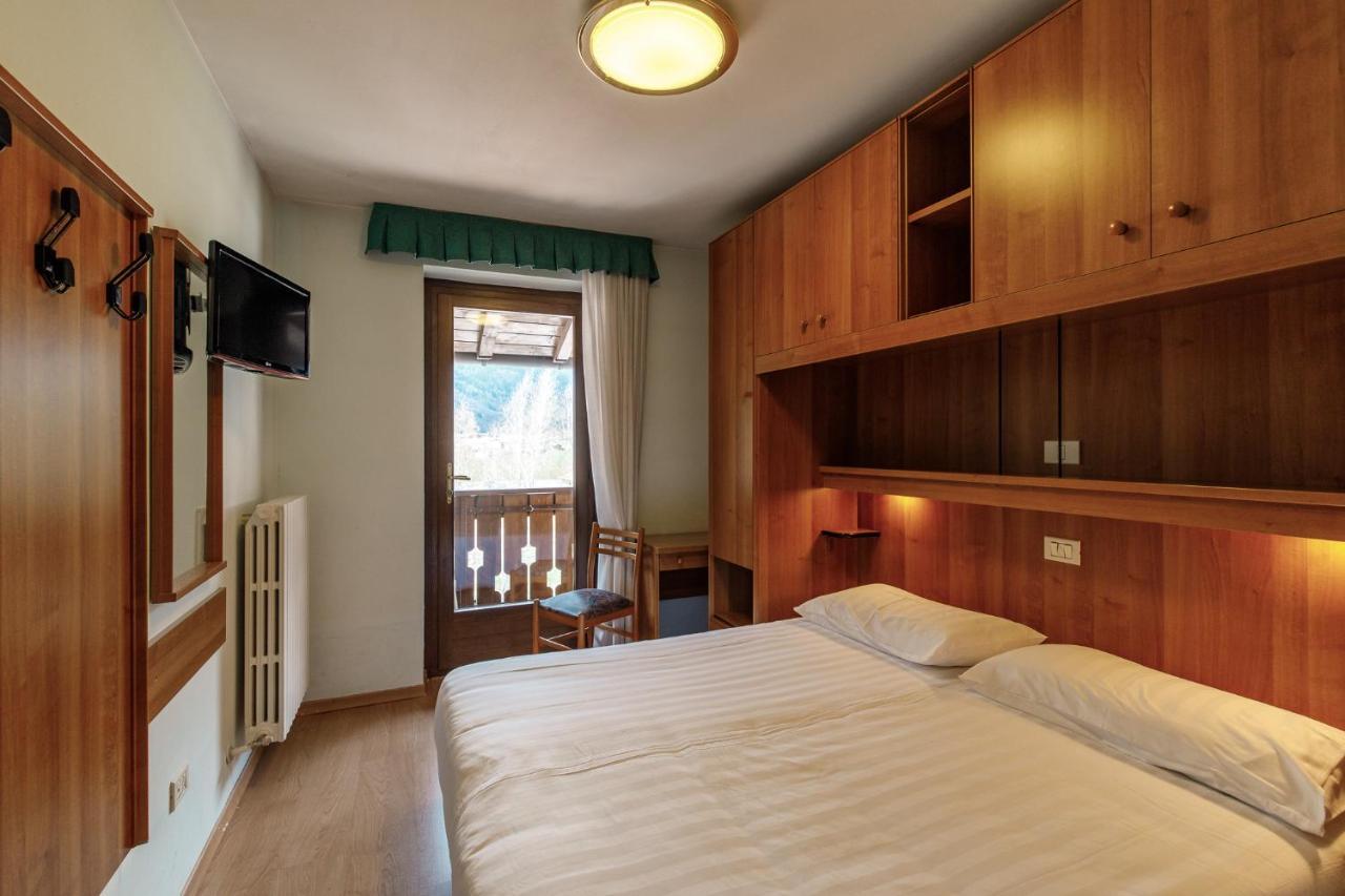 Albergo Belvedere Fiera di Primiero Kültér fotó